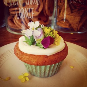 ABC_RainbowCaravan 「ABC Cooking Studio」でRainbow Caravanによる虹色カップケーキのワークショップ開催!の写真